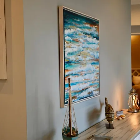 Aquamarine - Gemstone Getaway דירה