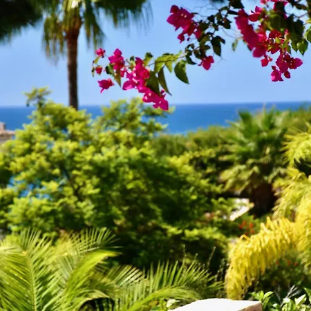 Aquamarine - Gemstone Getaway Vale do Lobo