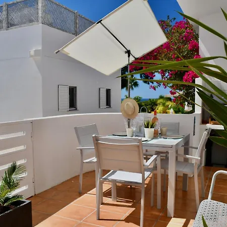 Aquamarine - Gemstone Getaway ואלה דה לובו