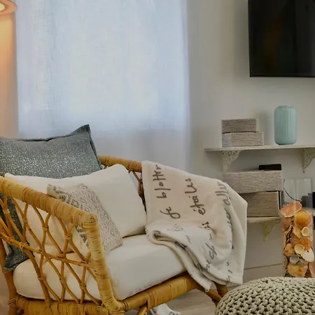 Aquamarine - Gemstone Getaway ואלה דה לובו