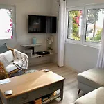 Aquamarine - Gemstone Getaway Apartamento